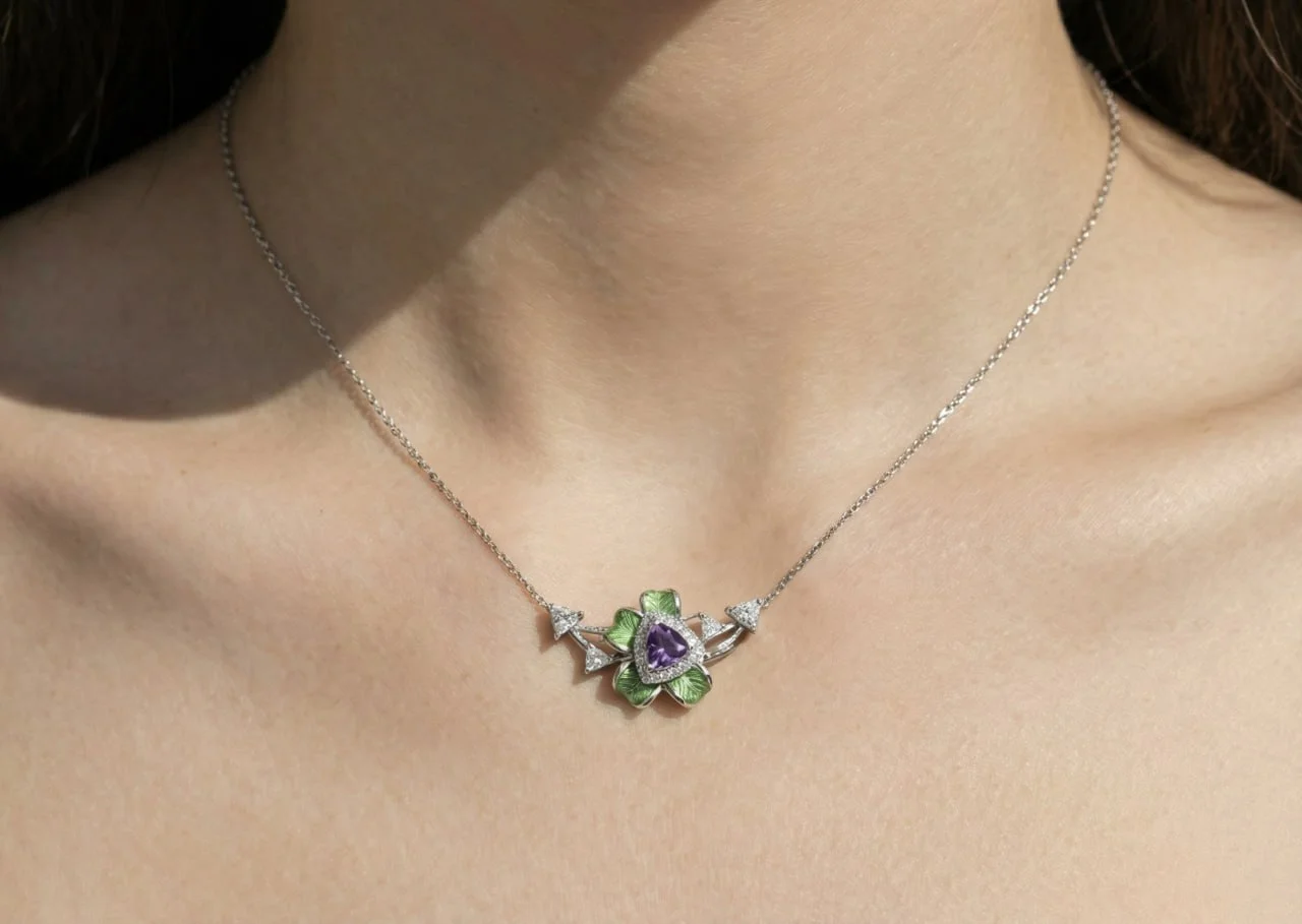 Колье "Мерседес" с аметистом и бриллиантами